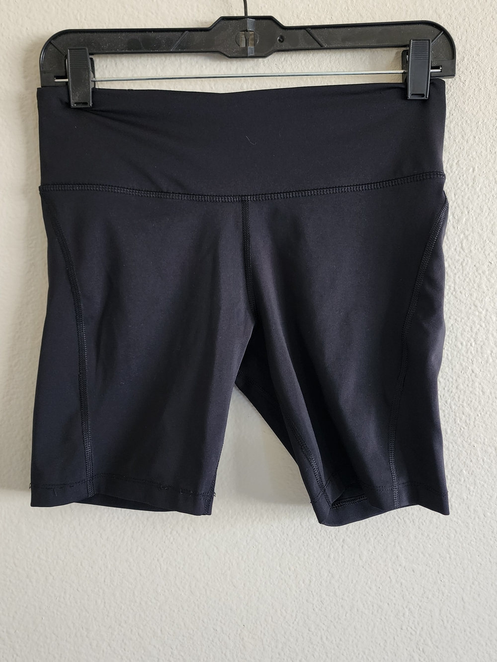 Nike Dri-FIT Women's Black Running Biker Shorts - Back Zip Pocket - Size M